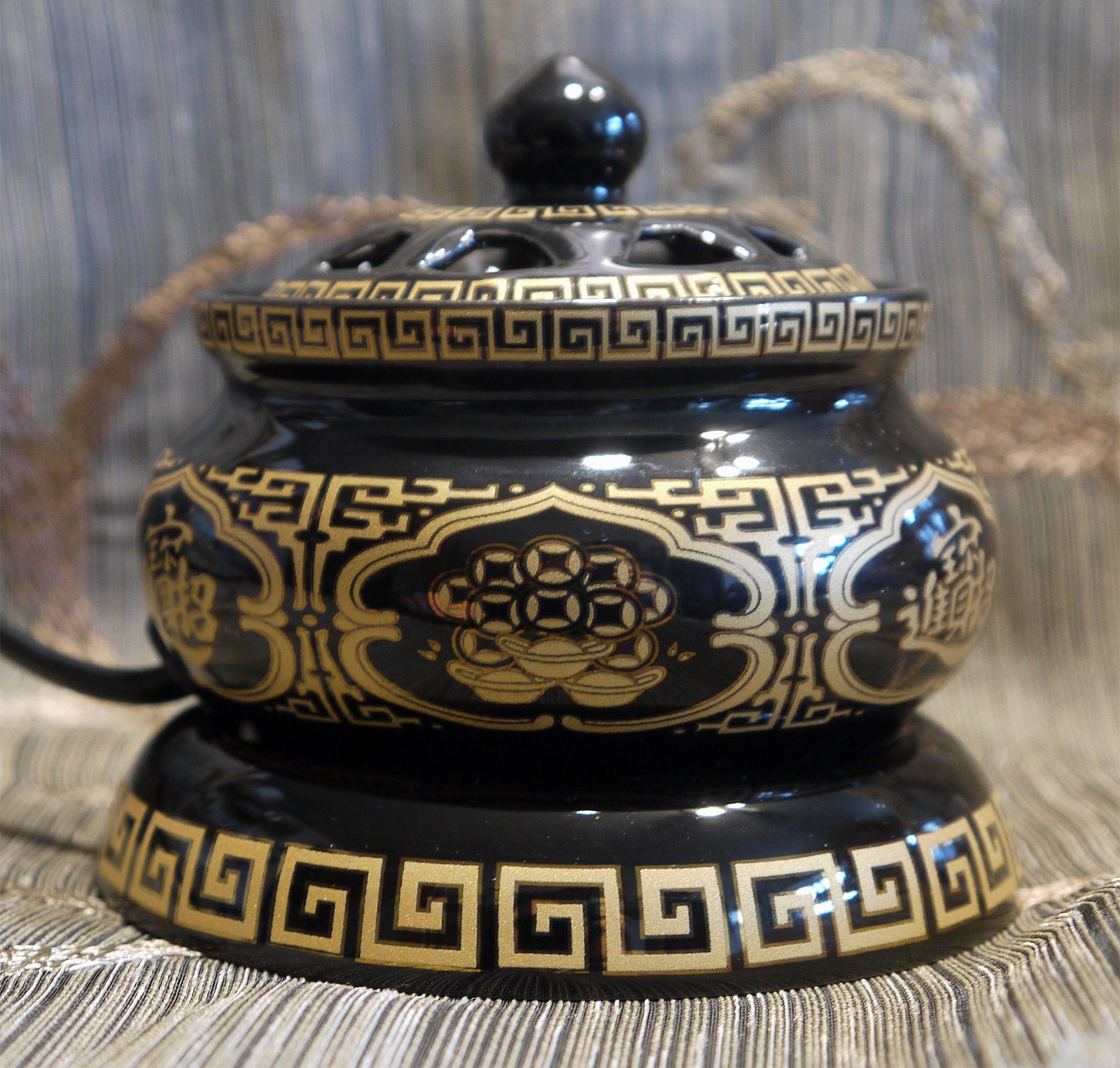 "BRÛLEUR D'ENCENS ÉLECTRIQUE "LES TRÉSORS SACRÉS